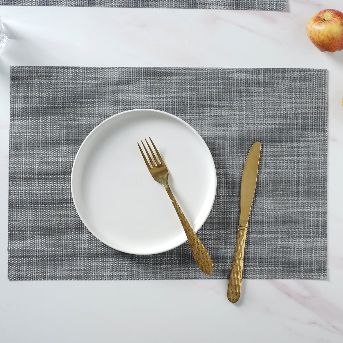 White-grey PVC Table Mat Set of 6 Nestasia