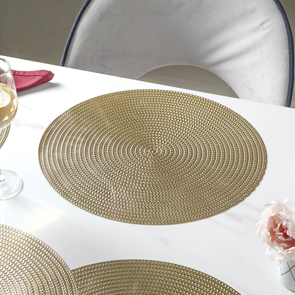 Round Gold Placemat Set of 6 Nestasia