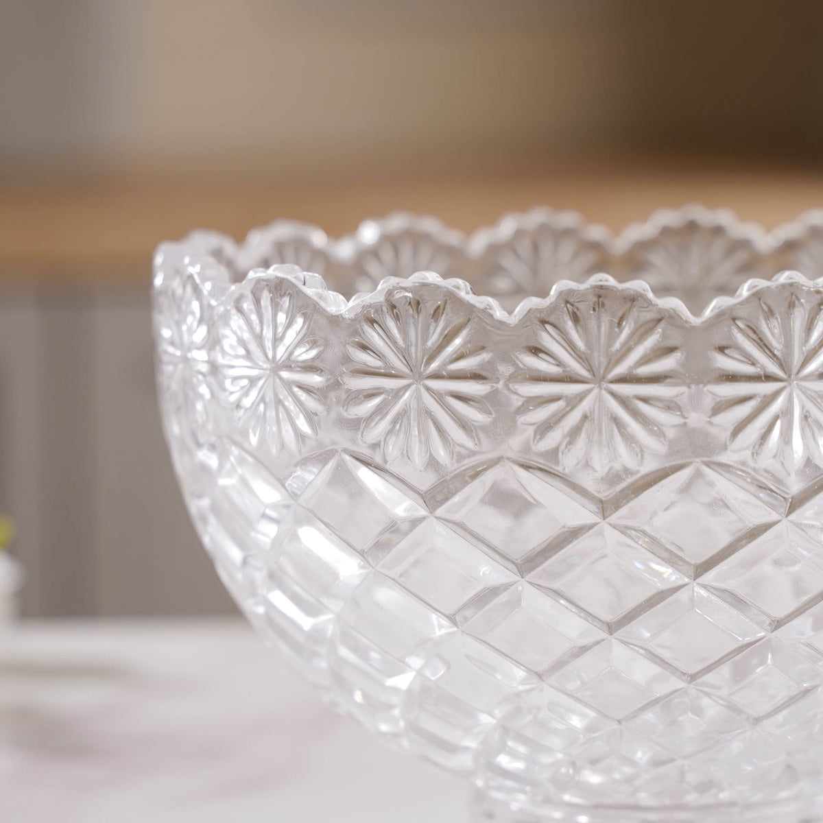 Intricate Glass Serving Bowl Nestasia