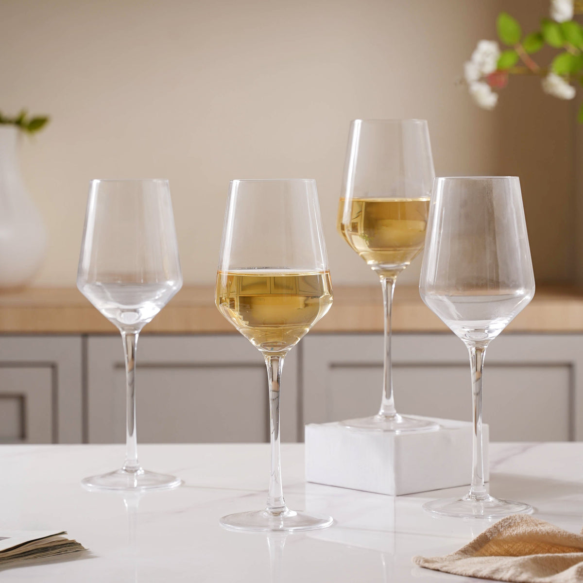 Classic Wine Glass Set of 4 Nestasia