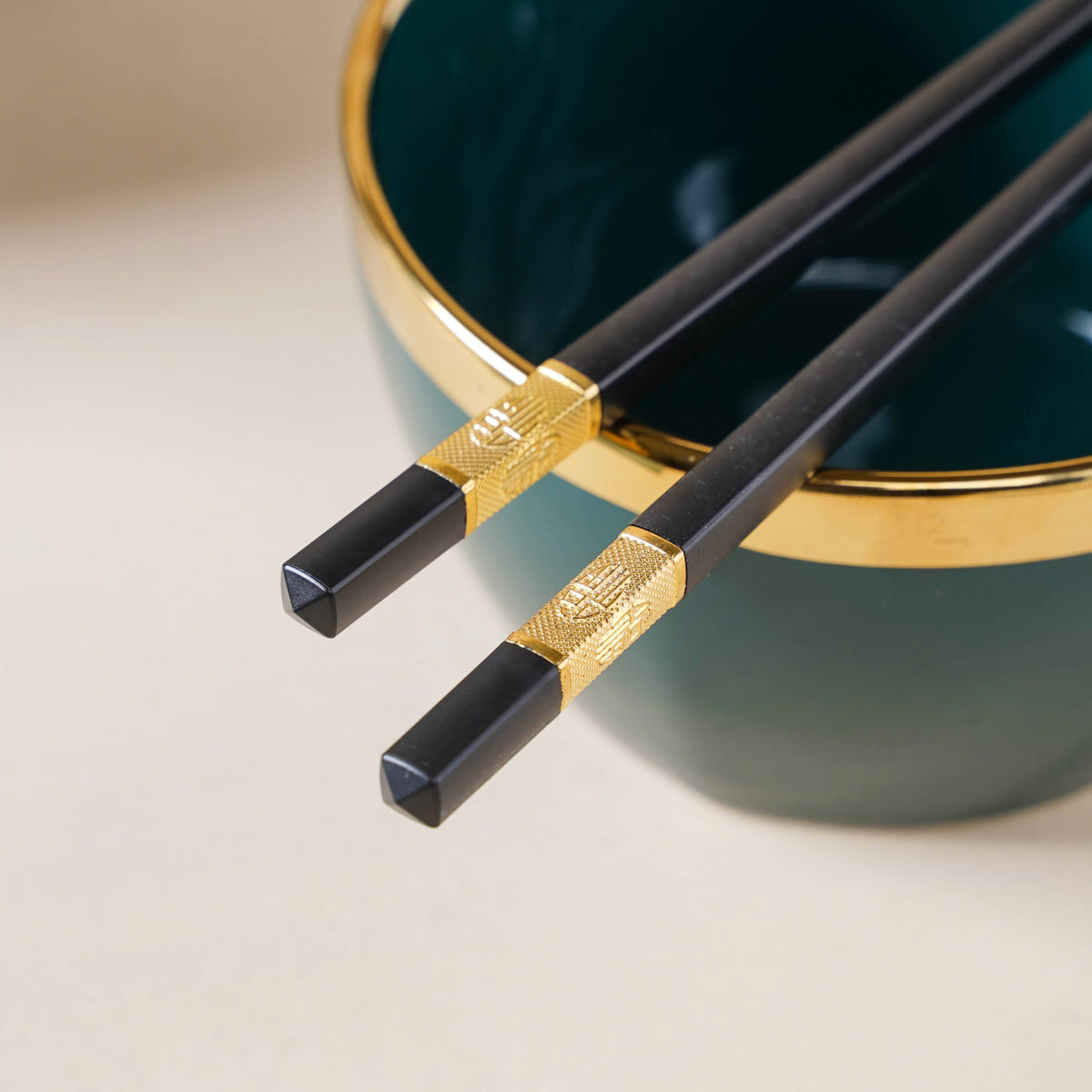 Emerald Snack Bowl Set Of 4 With Chopsticks And Soup Spoons Nestasia