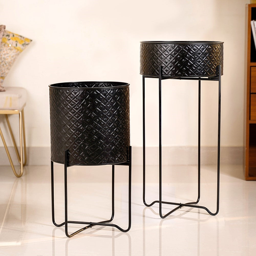 Modern Metal Floor Planter With Stand Black Set Of 2 Nestasia