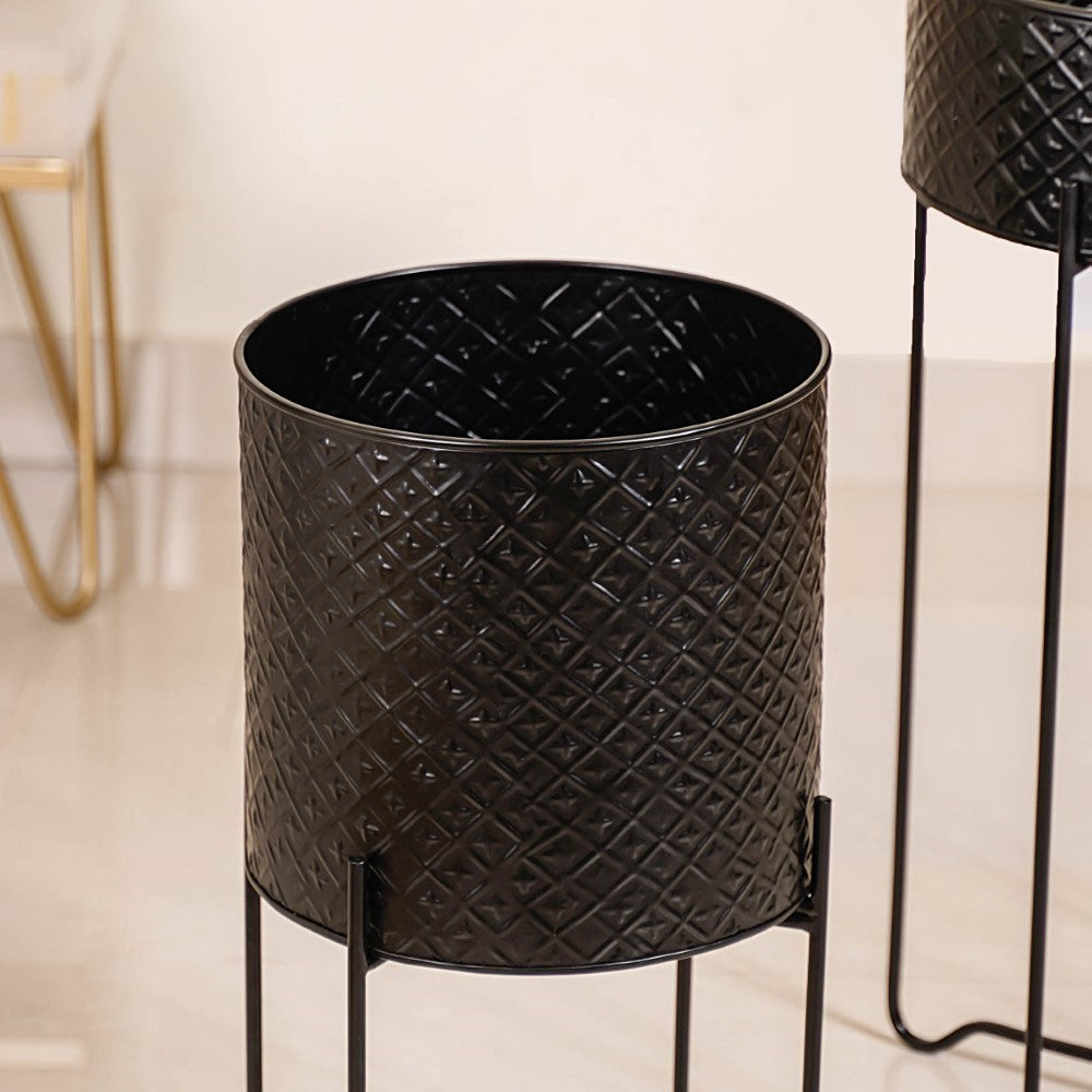 Modern Metal Floor Planter With Stand Black Set Of 2 Nestasia