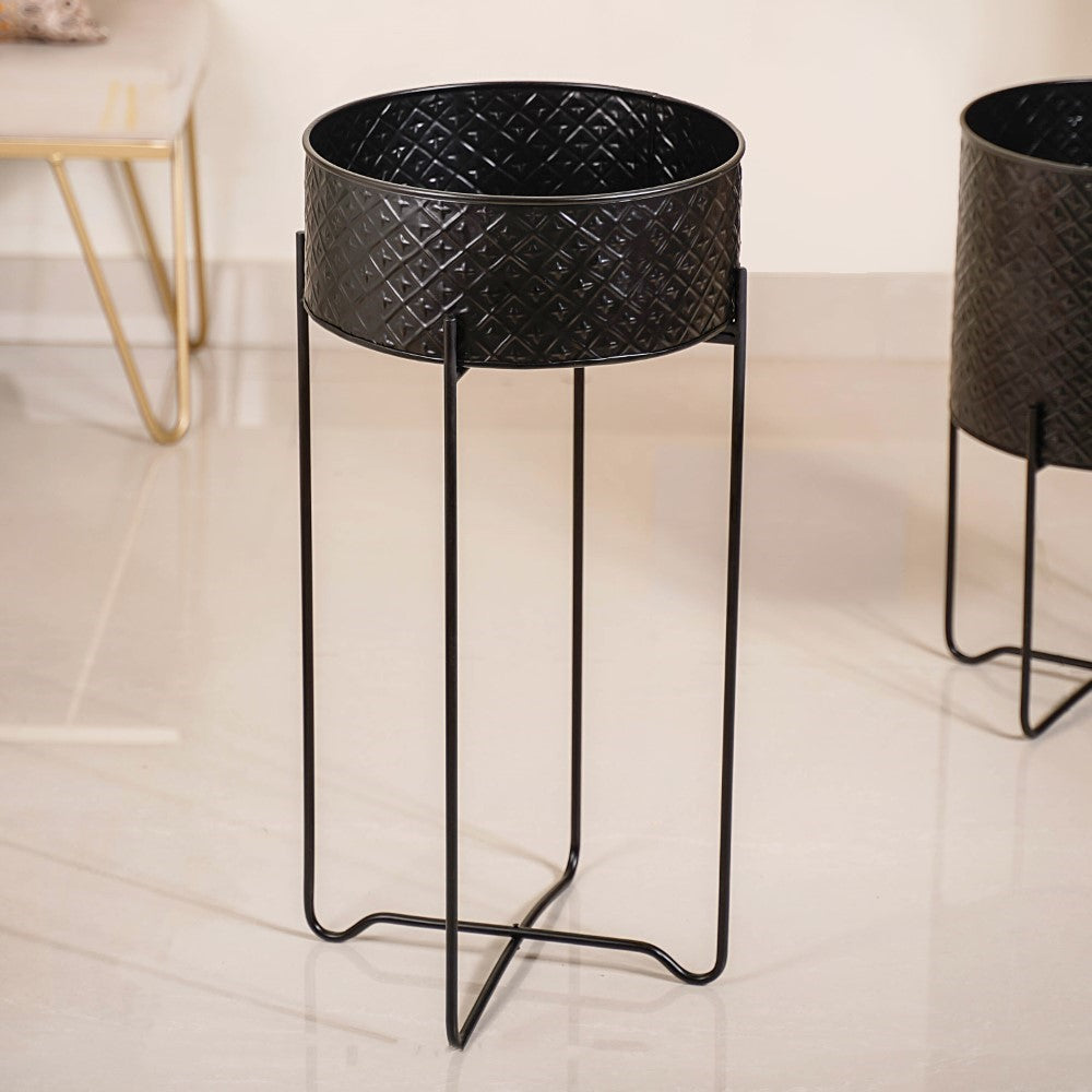 Modern Metal Floor Planter With Stand Black Set Of 2 Nestasia