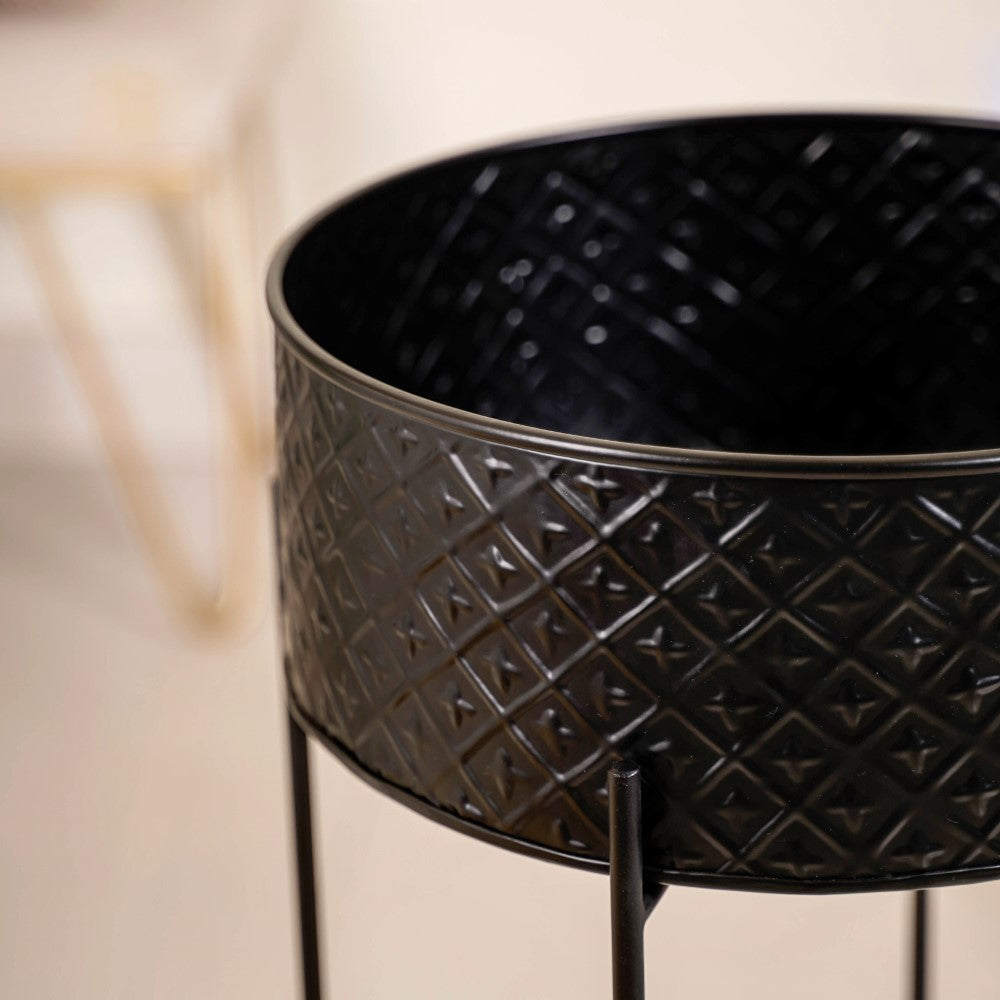 Modern Metal Floor Planter With Stand Black Set Of 2 Nestasia
