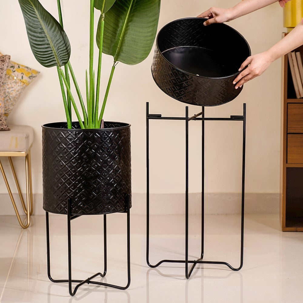 Modern Metal Floor Planter With Stand Black Set Of 2 Nestasia