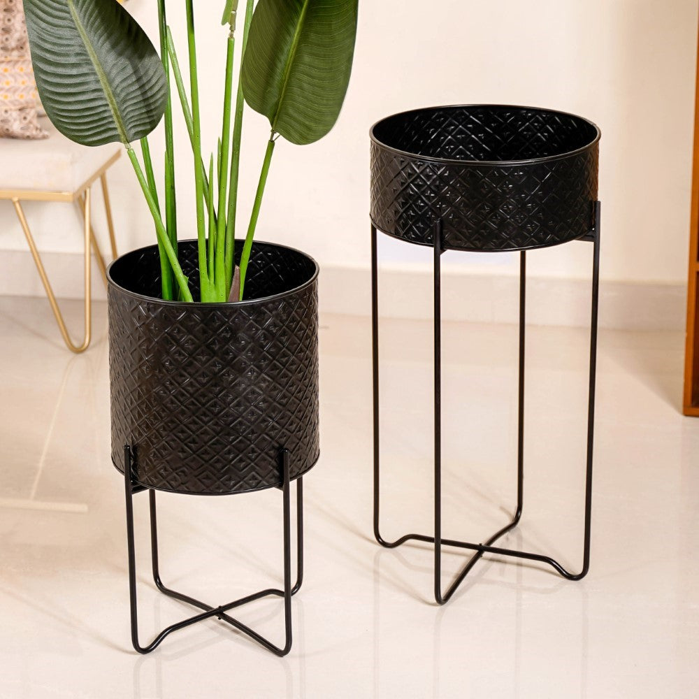 Modern Metal Floor Planter With Stand Black Set Of 2 Nestasia