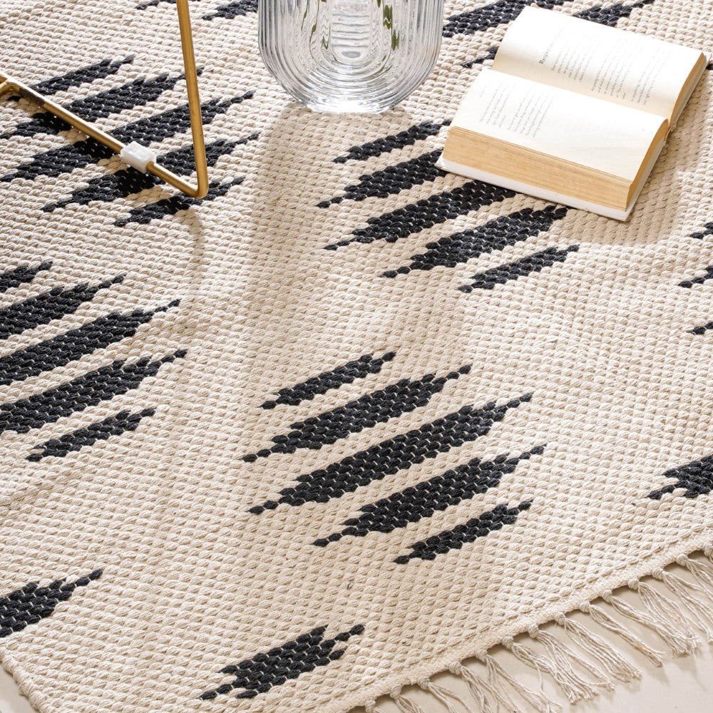 Handwoven Area Rug Black And White Nestasia