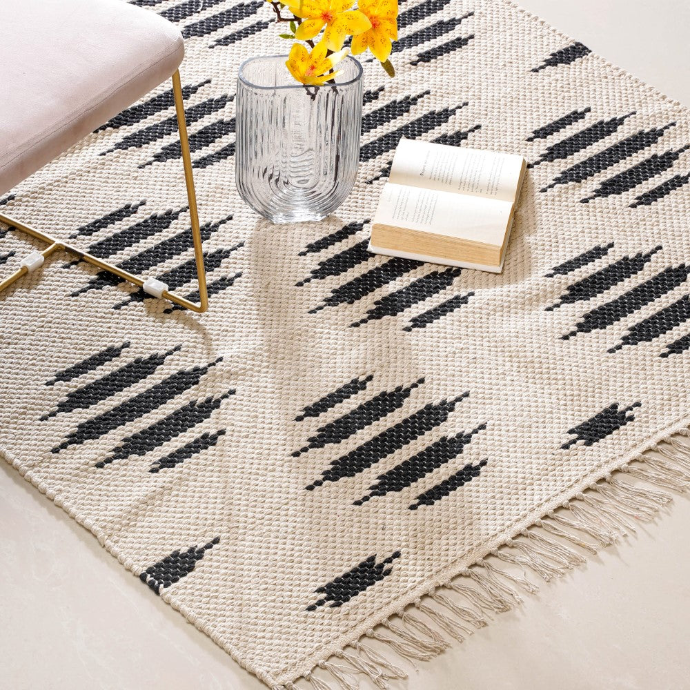Handwoven Area Rug Black And White Nestasia