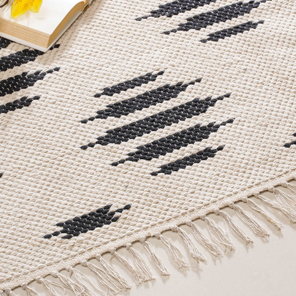 Handwoven Area Rug Black And White Nestasia