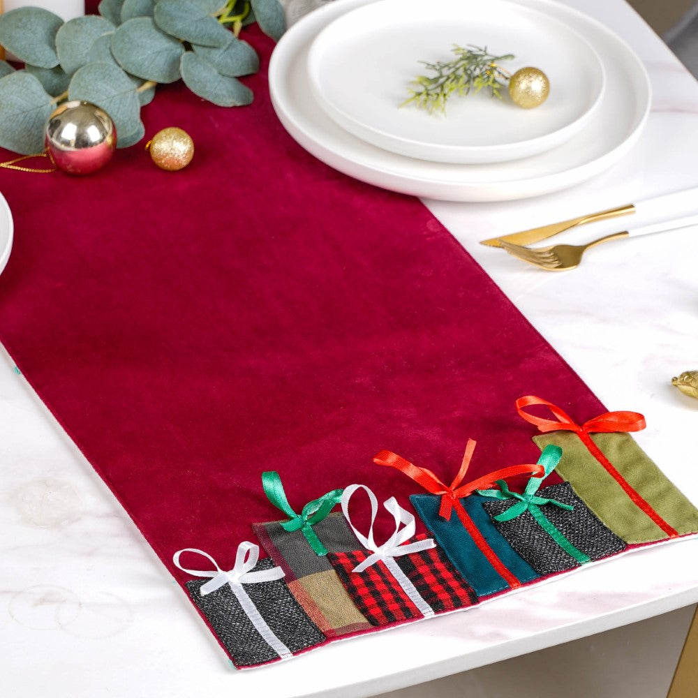 Red Velvet Gifts Table Runner 72 X 13 Inch Nestasia