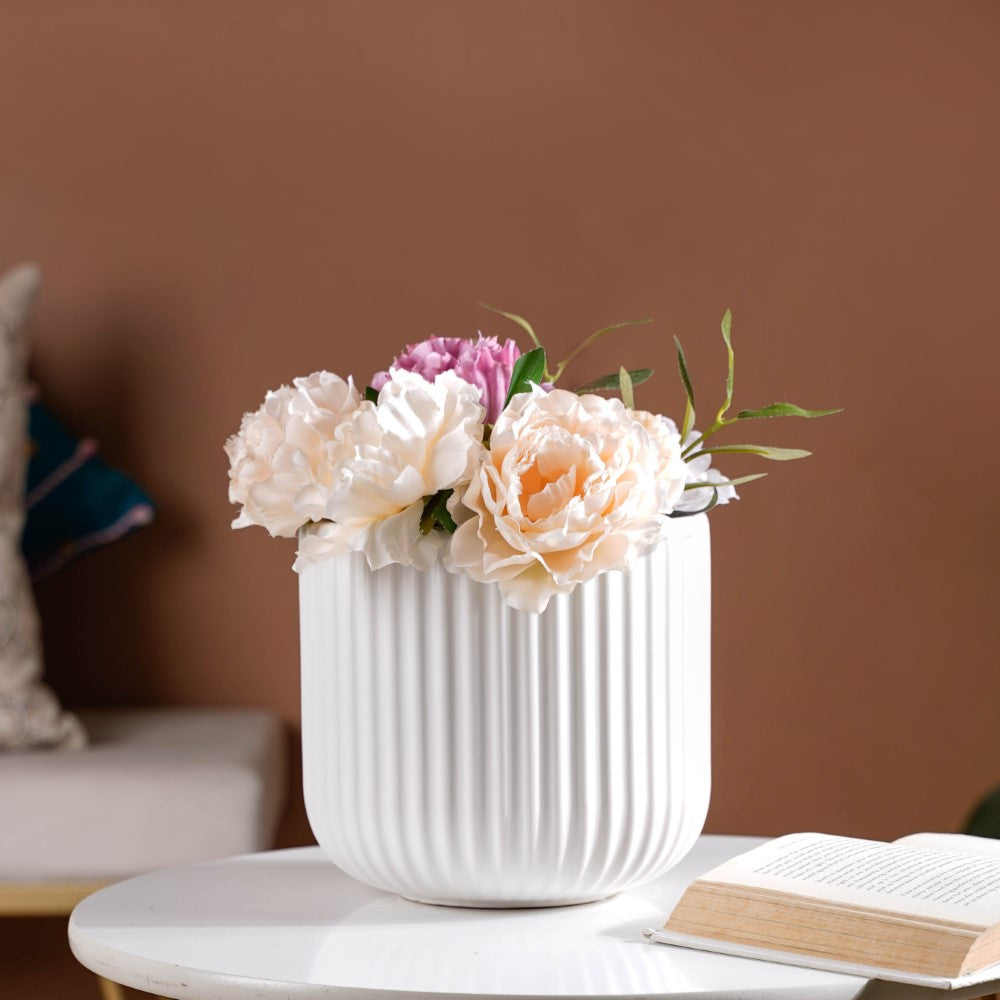 Oat White Ribbed Flower Pot Nestasia