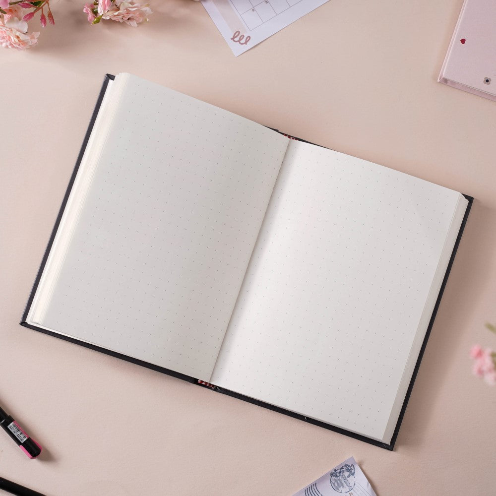 Daisy Floral Patterned Hardbound Notebook Black 8.2 X 5.9 Inch Nestasia