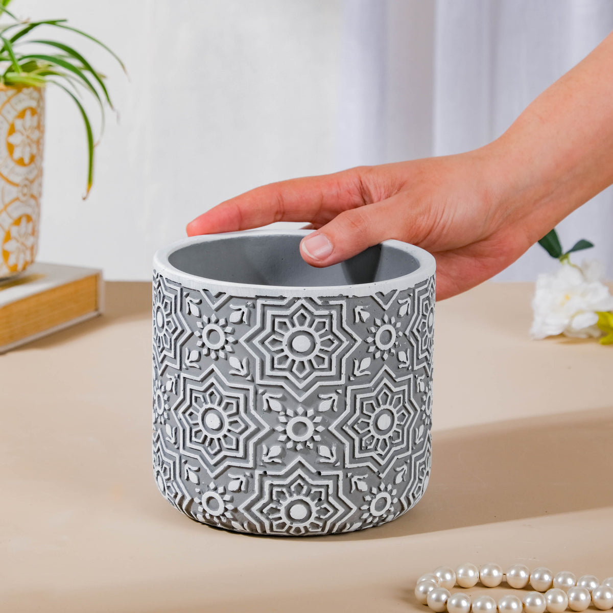 Grey Floral Geometric Pot Nestasia