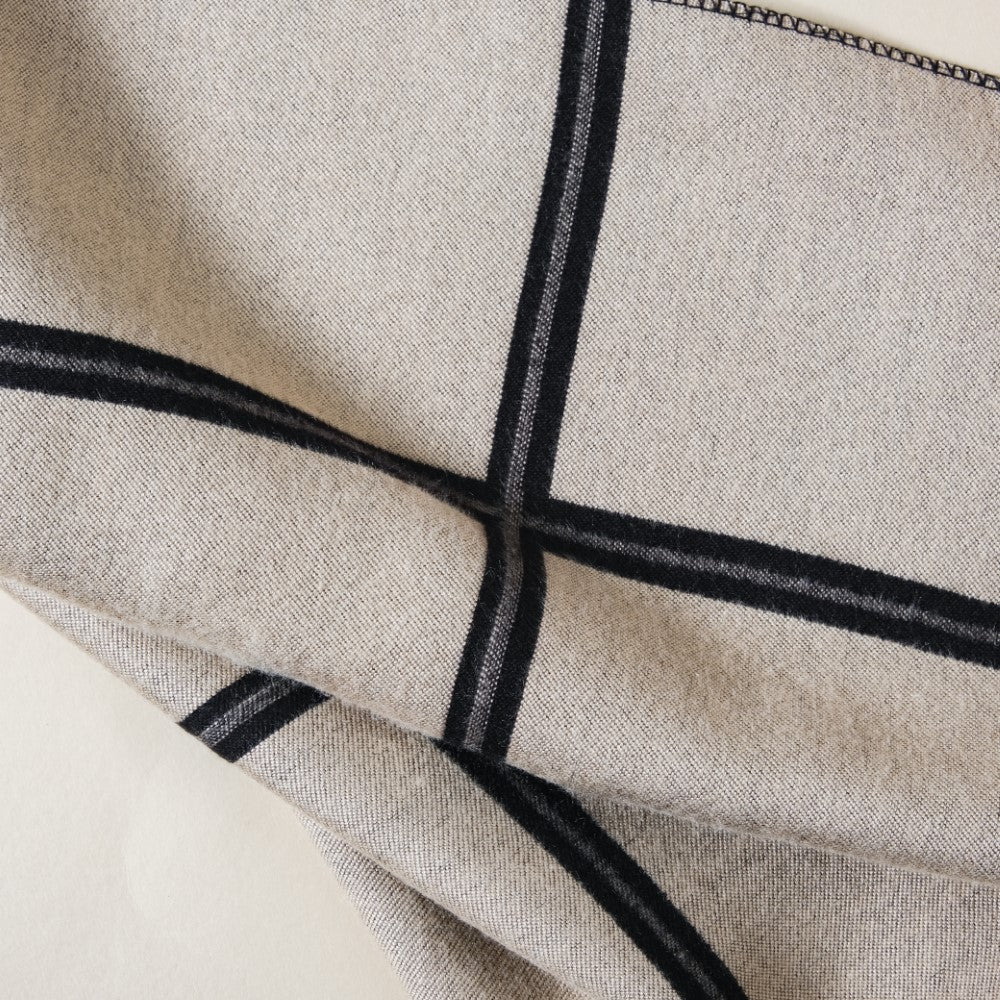 Luxury Black And White Long Scarf Nestasia
