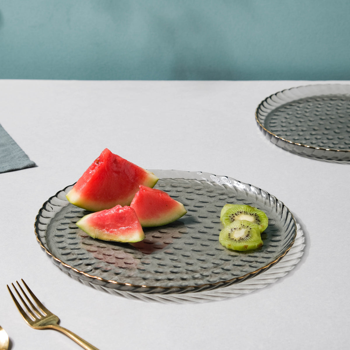 Glass Dinner Plate Grey Nestasia