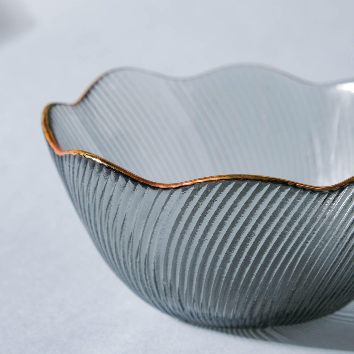 Wavy Glass Side Bowl Grey Nestasia