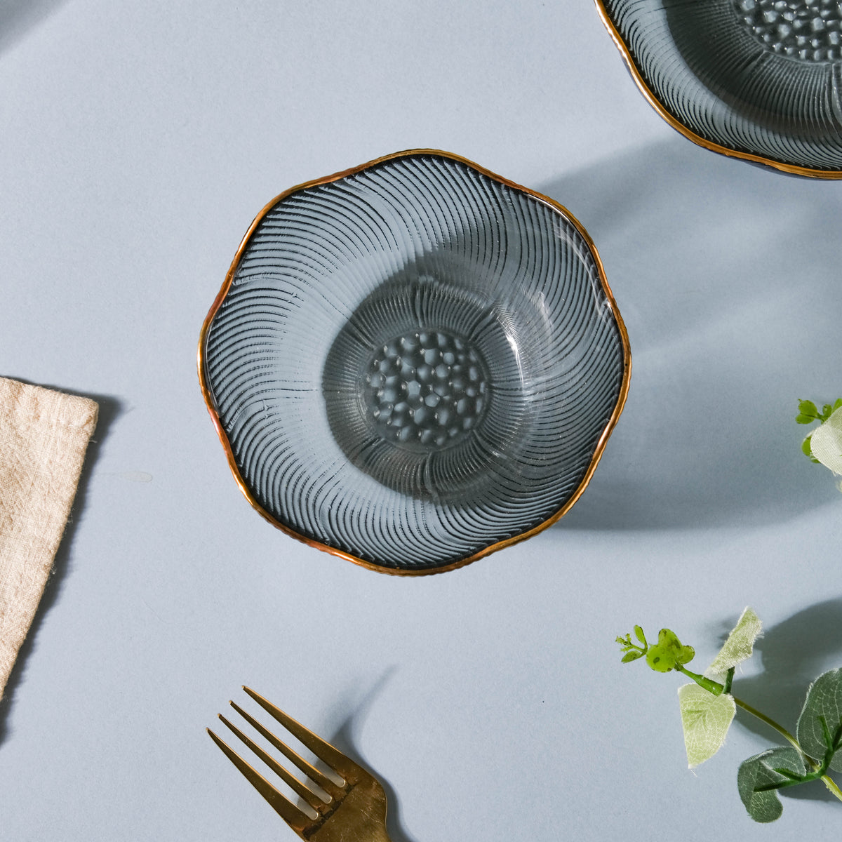 Wavy Glass Side Bowl Grey Nestasia