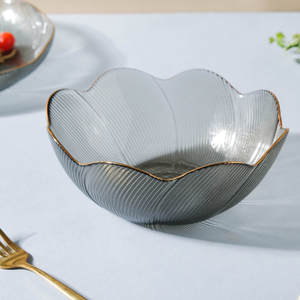 Wavy Glass Serving Bowl Grey Nestasia