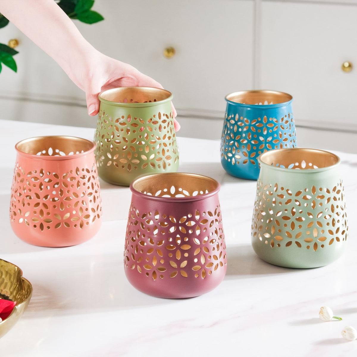 Festive Tealight Candle Holder Set Of 5 Nestasia