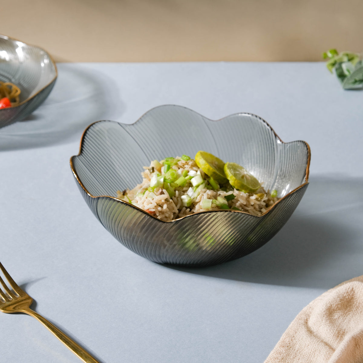 Wavy Glass Serving Bowl Grey Nestasia