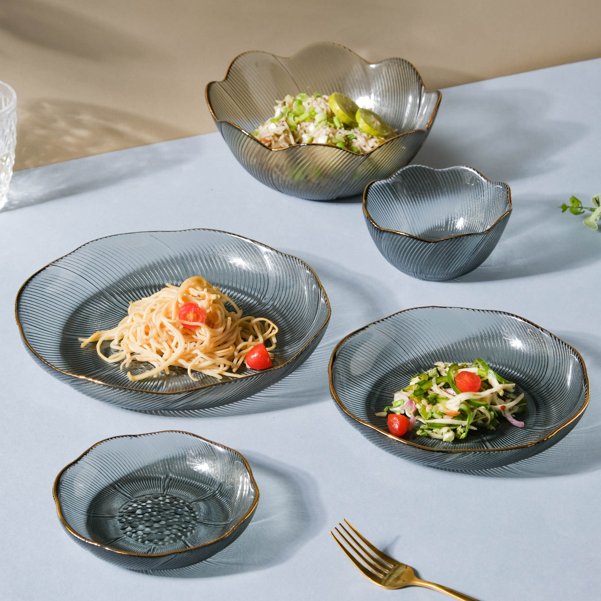 Wavy Glass Serving Bowl Grey Nestasia