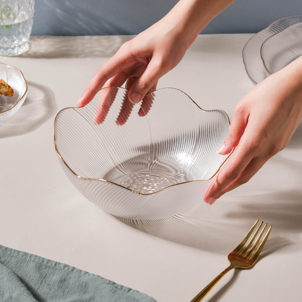 Wavy Glass Serving Bowl Nestasia