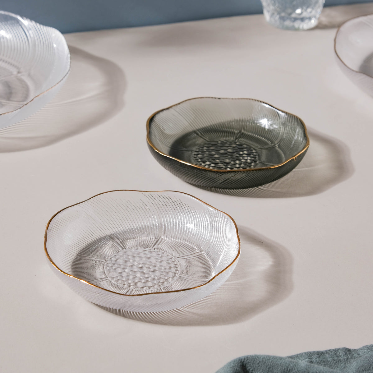Flower Glass Dessert Plate Grey Nestasia