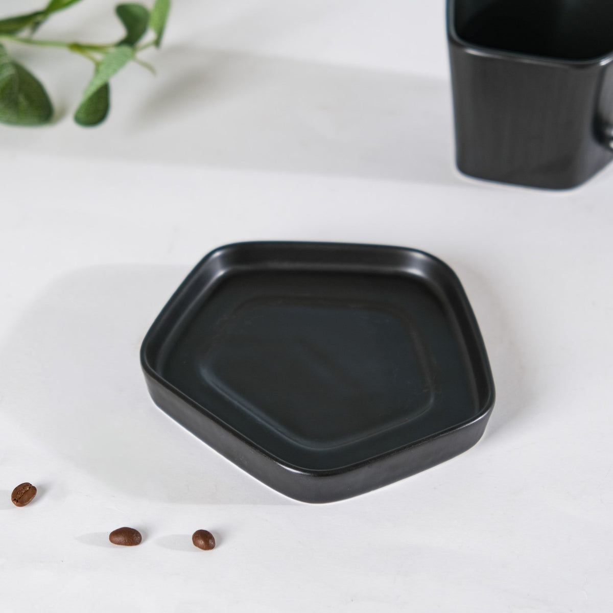 Pentagon Mug with Saucer Black Nestasia