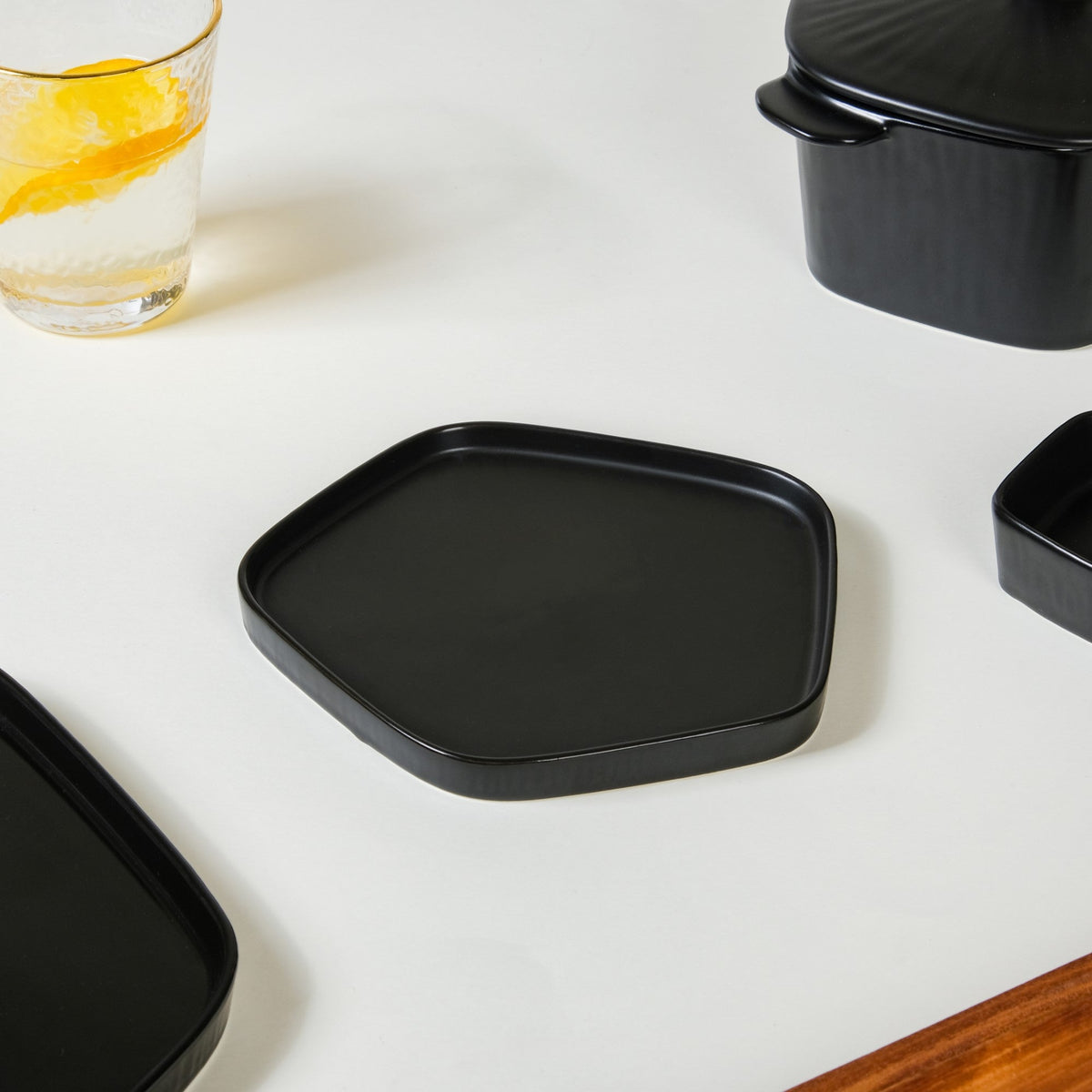 Pentagon Black 19 Piece Dinner Set For 4 Nestasia
