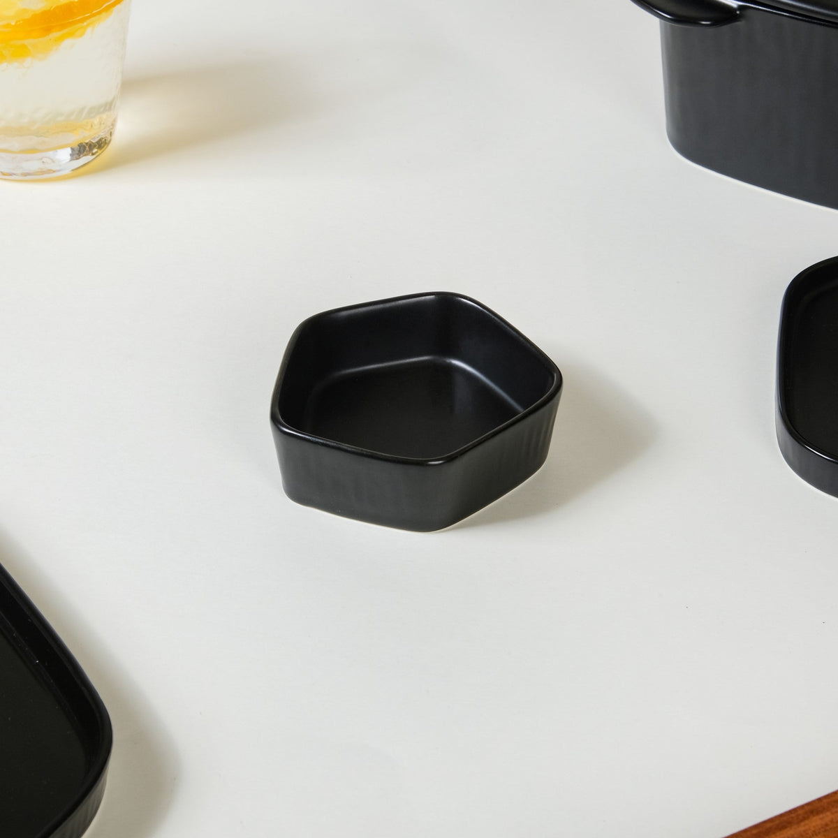 Pentagon Black 19 Piece Dinner Set For 4 Nestasia
