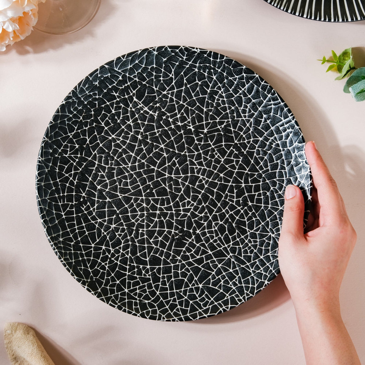 Stone Patterned Ceramic Dinner Plate Black 9.5 Inch Nestasia