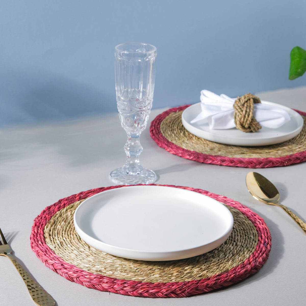 Round Sabai Trivet Red Nestasia