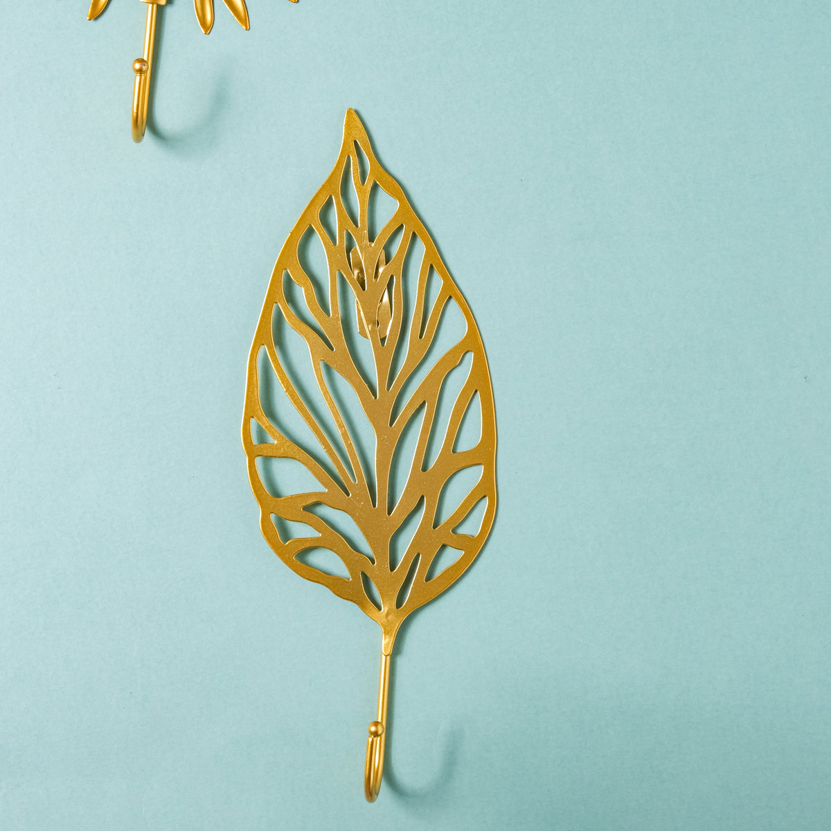 Leaf Hook Nestasia