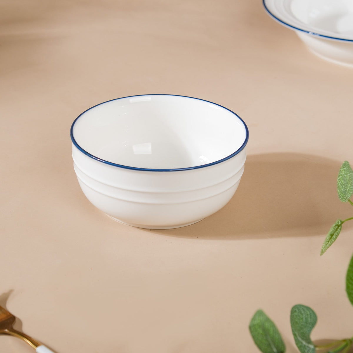 Riona Ceramic Popcorn Bowl White And Blue 400 ml Nestasia