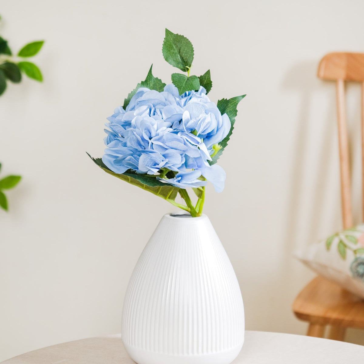 Hydrangea With Leaves Blue Nestasia