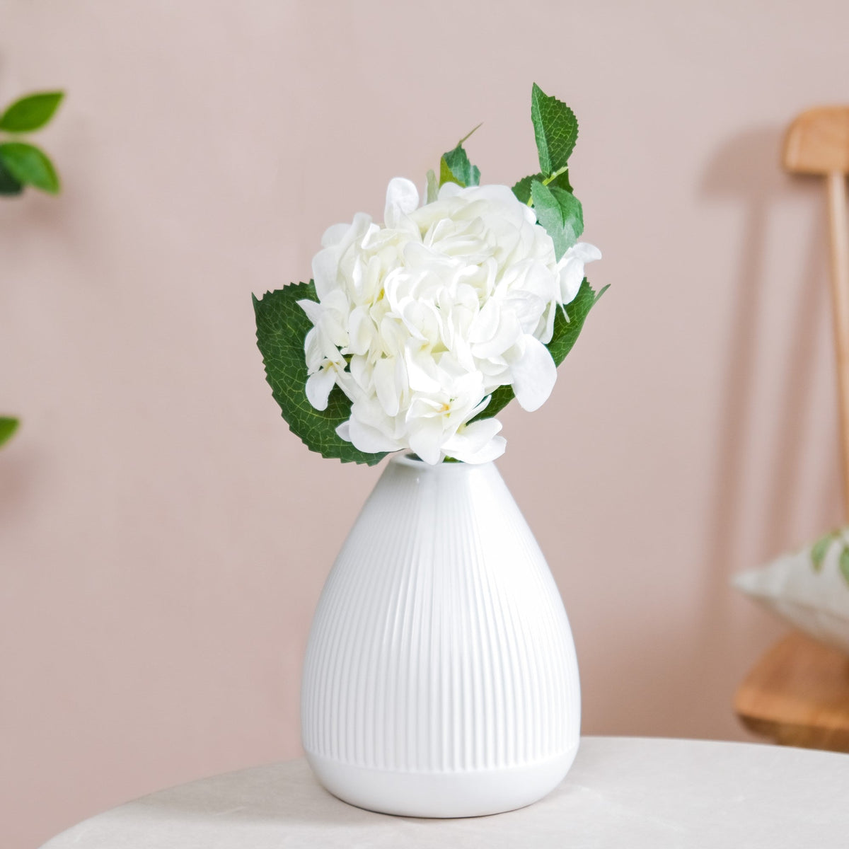 Hydrangea With Leaves White Nestasia
