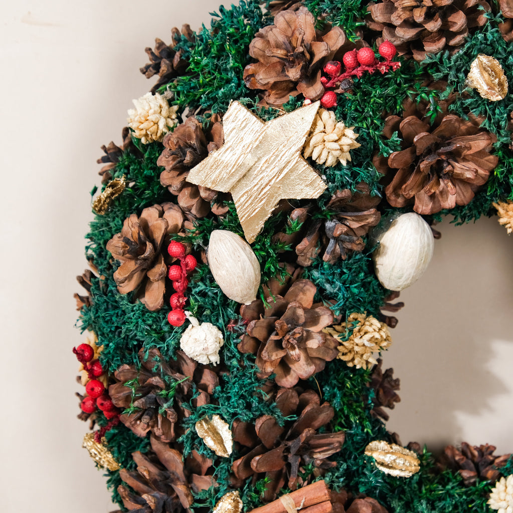 Merry Christmas Wreath Of Pinecones And Berries 13 Inch Nestasia