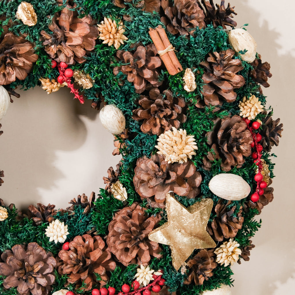 Merry Christmas Wreath Of Pinecones And Berries 13 Inch Nestasia