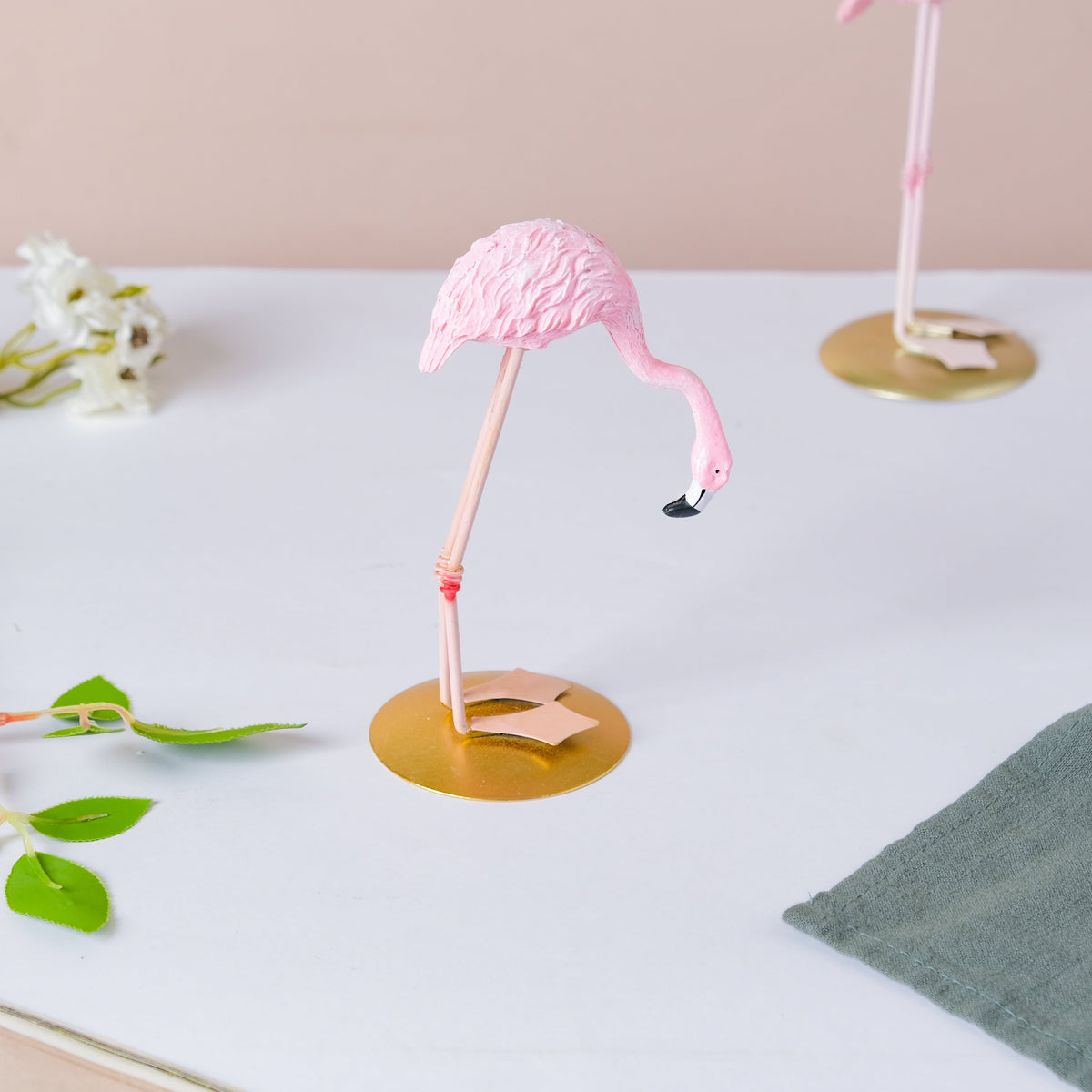 Pink Flamingo Bending Nestasia