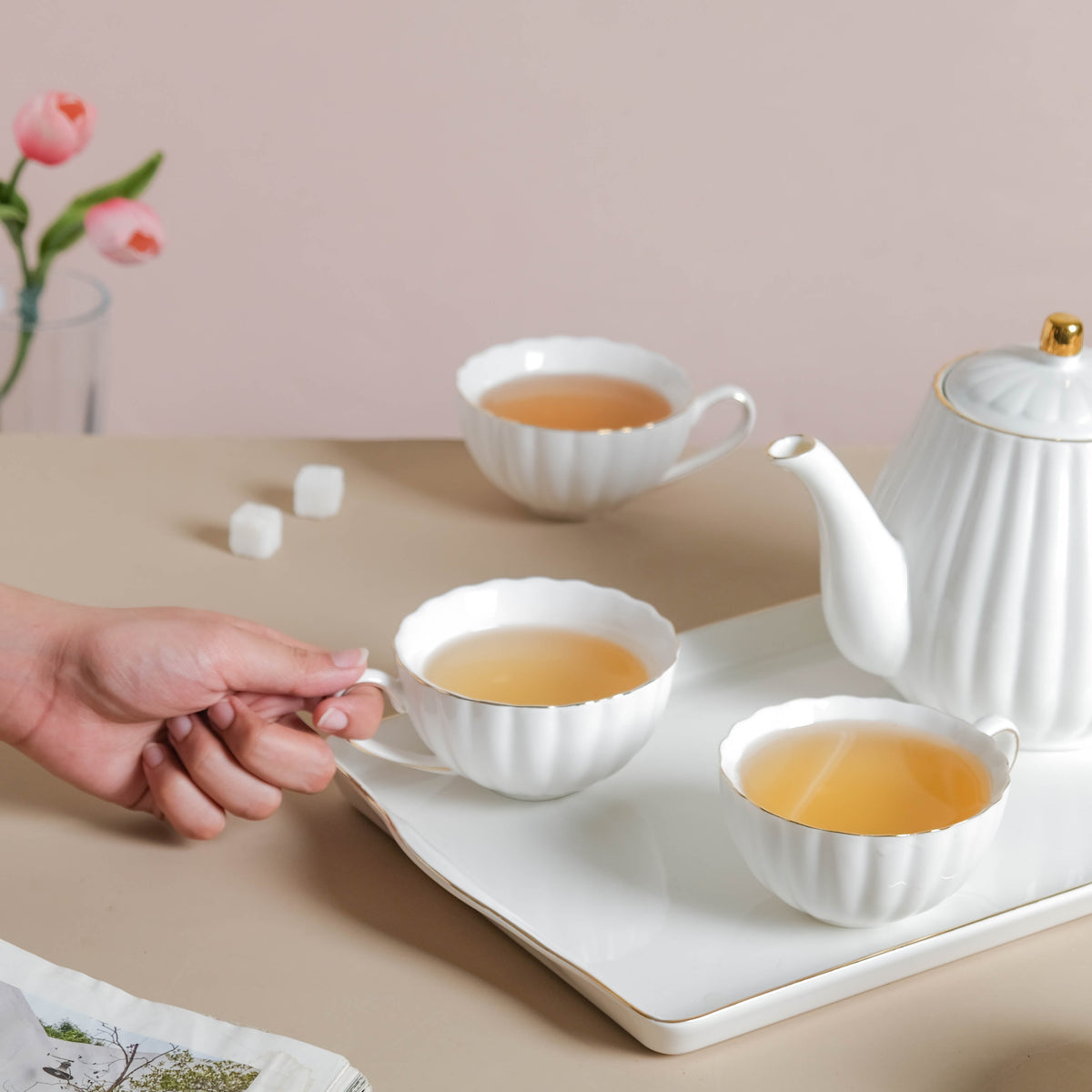 White Truffle Ribbed 1 Litre Teapot With Set of 4 Cups 150 ml Nestasia