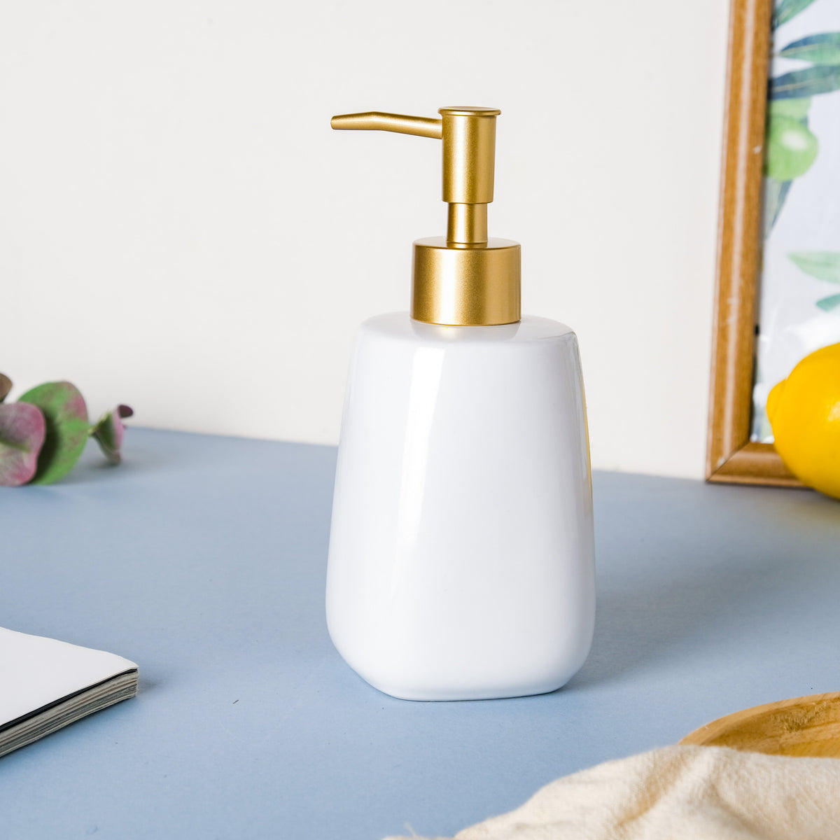 White Fancy Lotion Pump Bottle Nestasia