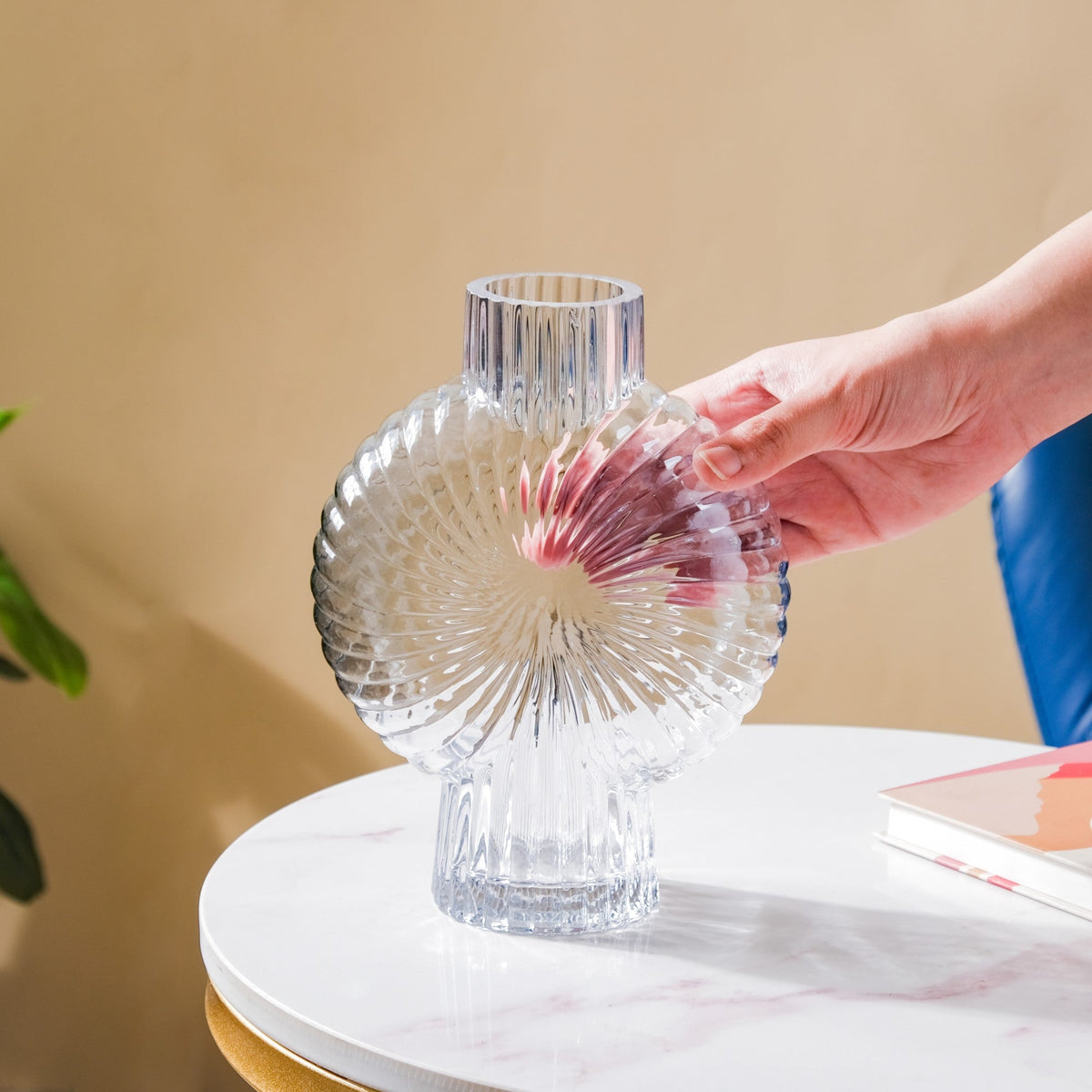 Conch Shell Textured Glass Vase Nestasia