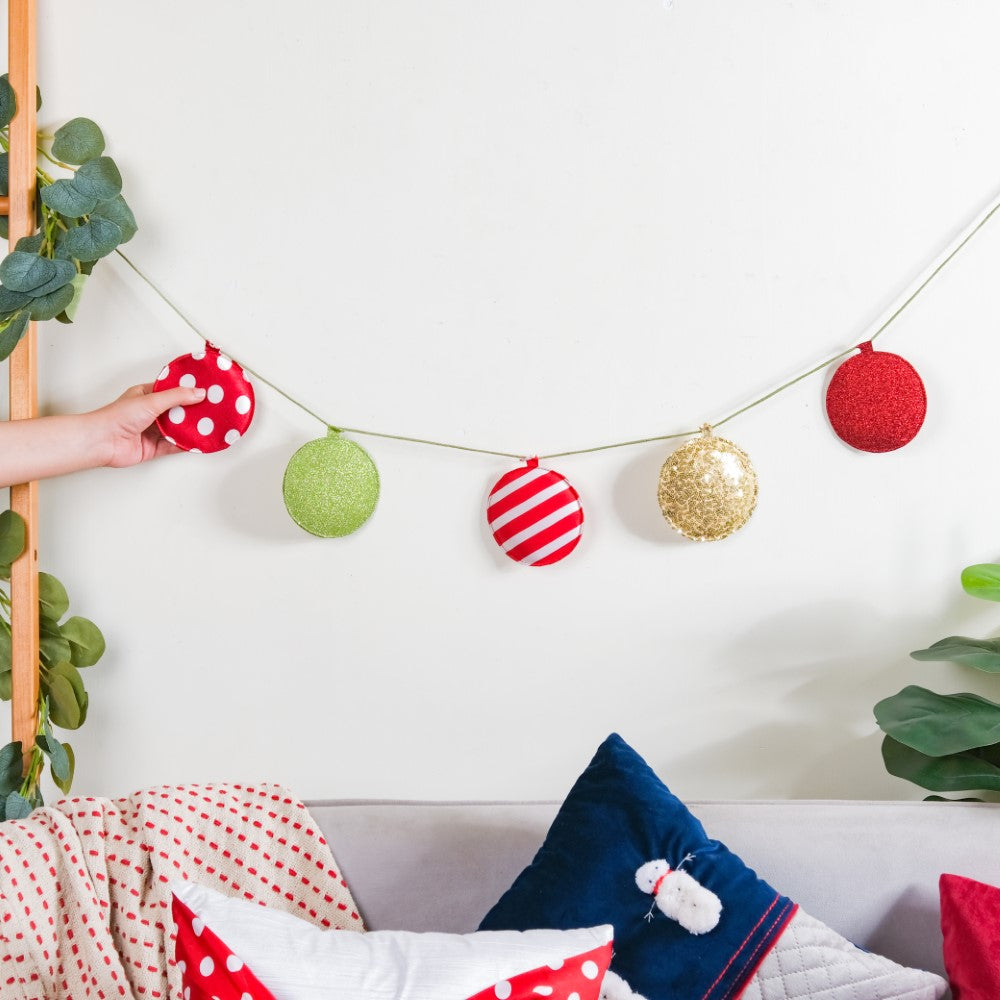 Christmas Baubles Bunting 98 Inch Nestasia