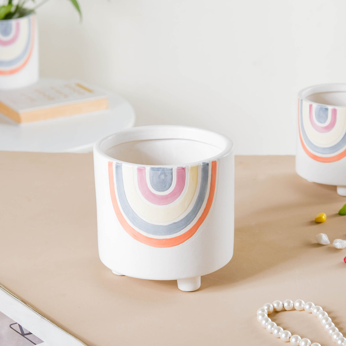 Rainbow Round Pot Medium Nestasia