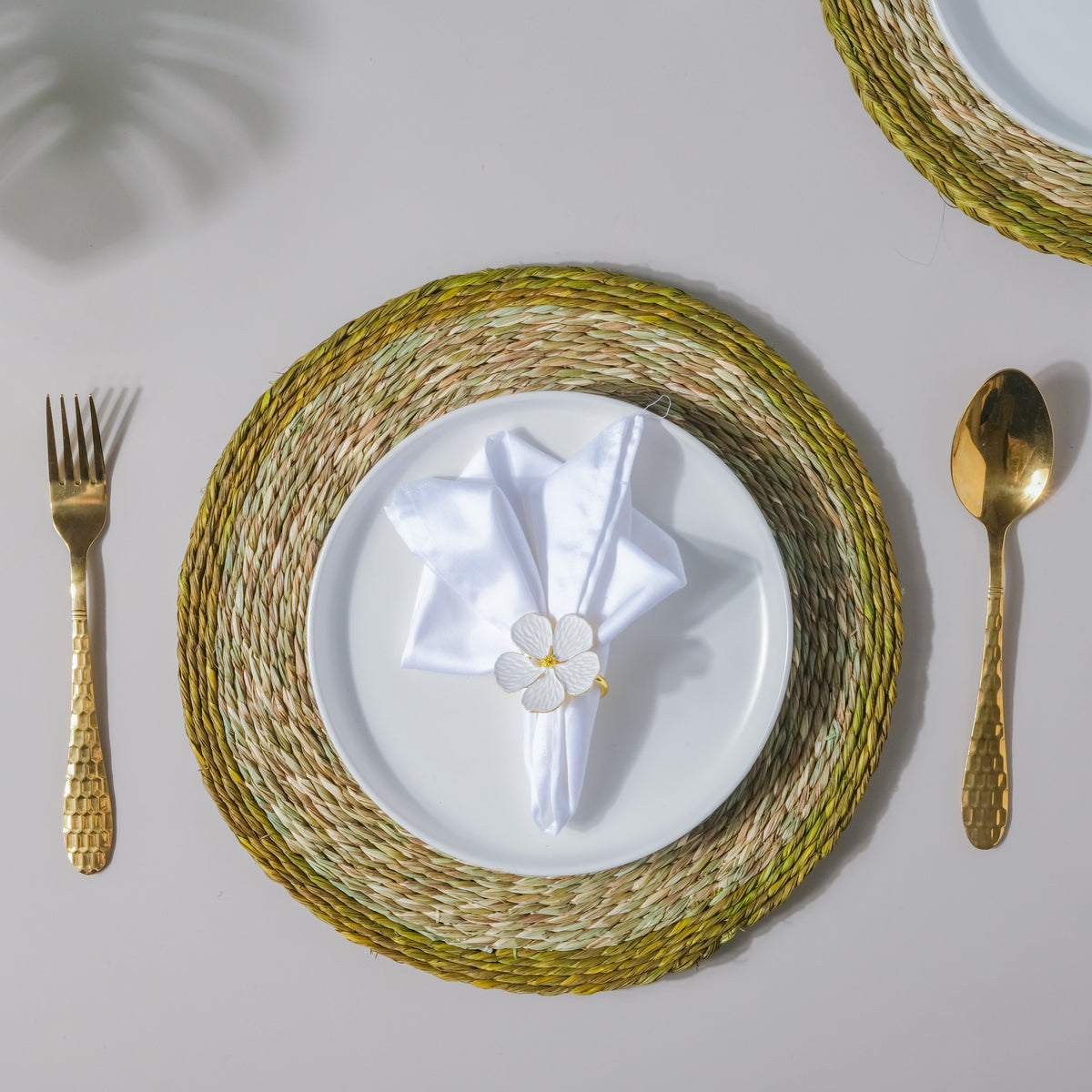 Round Sabai Trivet Green Nestasia