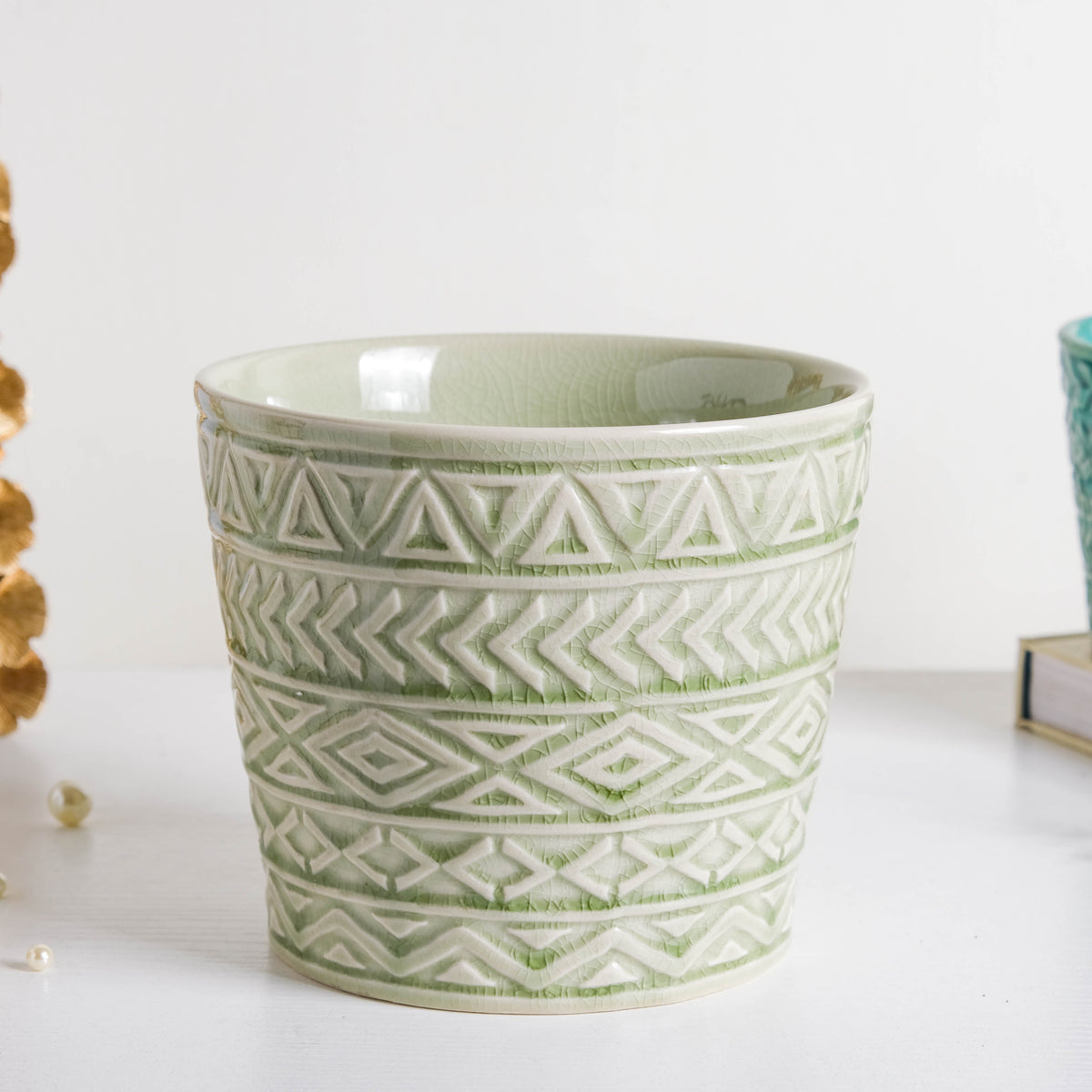 Intricate Texture Sage Green Pot Nestasia