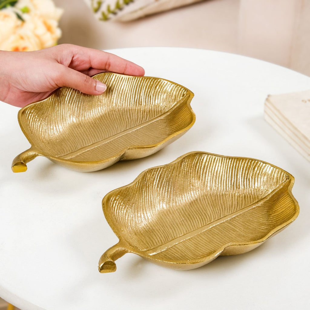 Leaf Metal Platter Gold Set Of 2 Nestasia