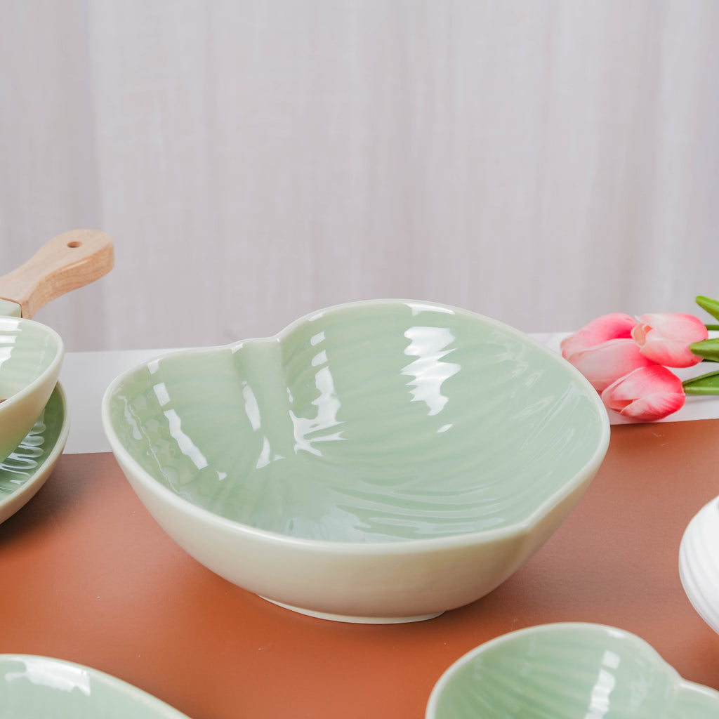 Taro Leaf Serving Bowl 9 Inch Nestasia