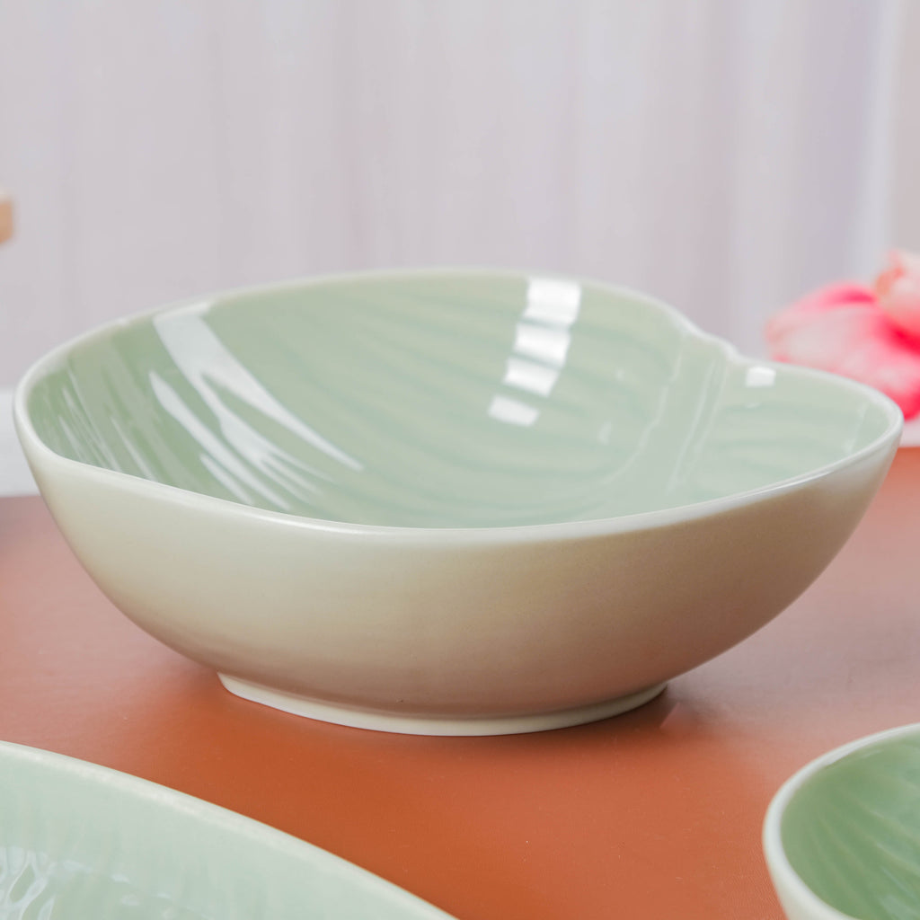 Taro Leaf Serving Bowl 9 Inch Nestasia